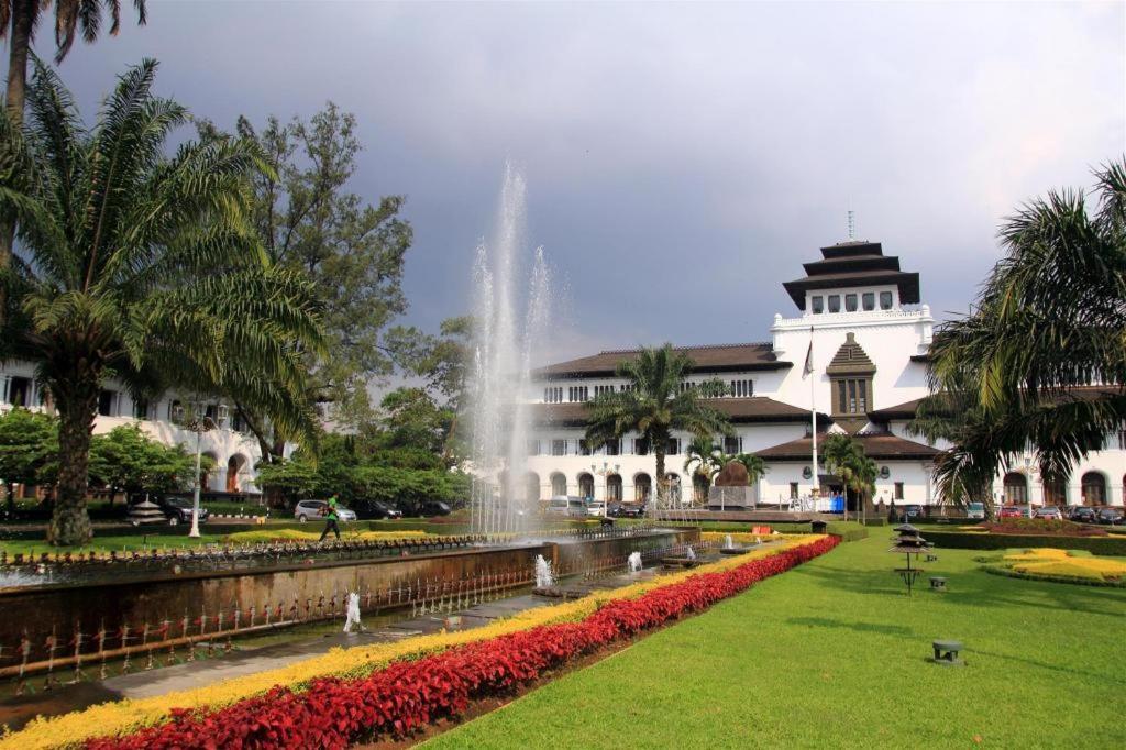 Asmila Boutique Hotel Bandung Esterno foto